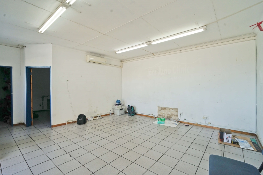 To Let commercial Property for Rent in North End Eastern Cape